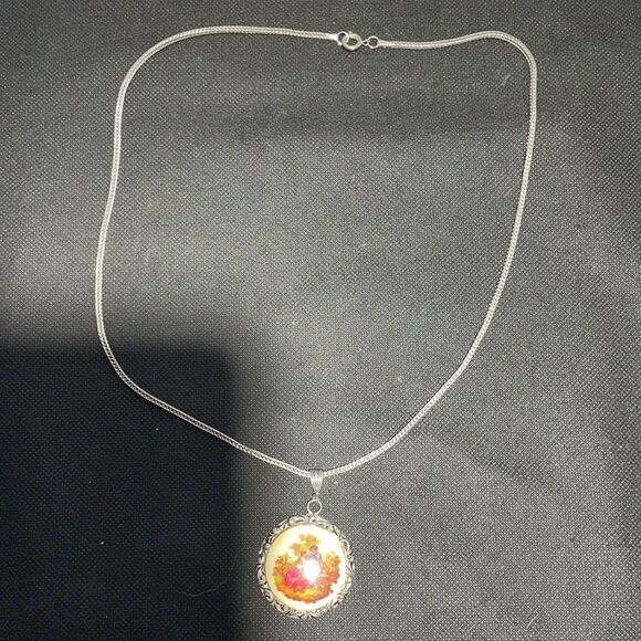 Large pendent long necklace - Picture 6 of 9